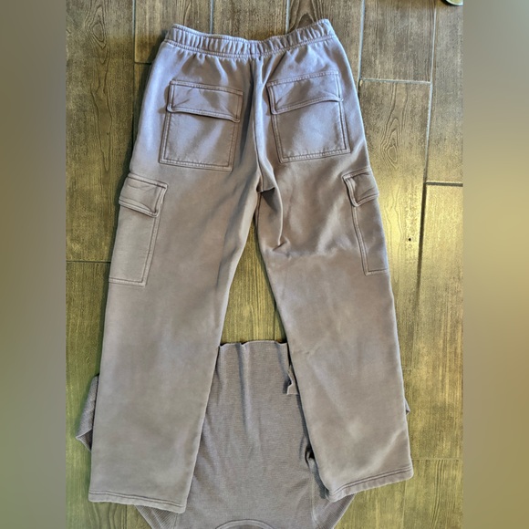 Aritzia Mega Cargo SweatFleece Set- Faded Smoky Eggplant - Picture 6 of 6